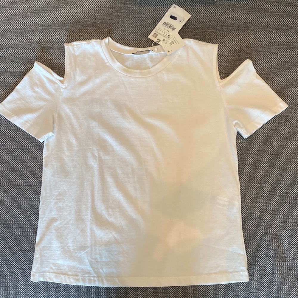 Zara Women’s cut off shoulder shirt - size small